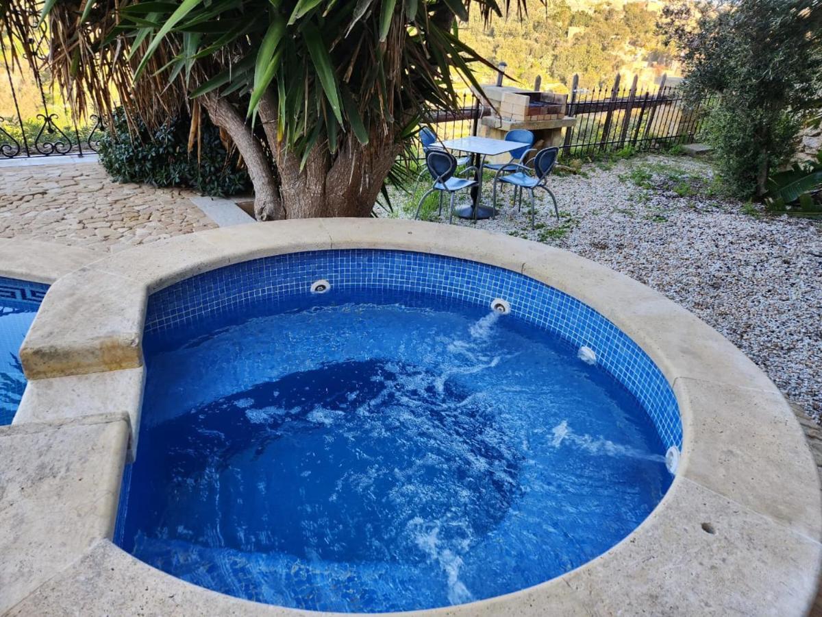 Gozo Pool And Views, Sleeps 4 With Private Bathroom Ghajn il-Kbira (Gozo) Экстерьер фото