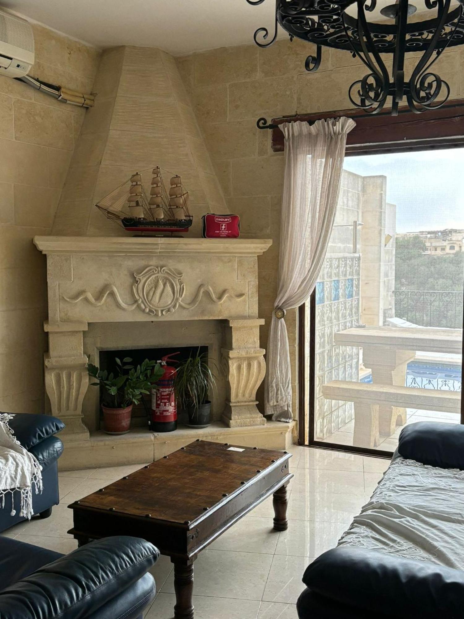 Gozo Pool And Views, Sleeps 4 With Private Bathroom Ghajn il-Kbira (Gozo) Экстерьер фото